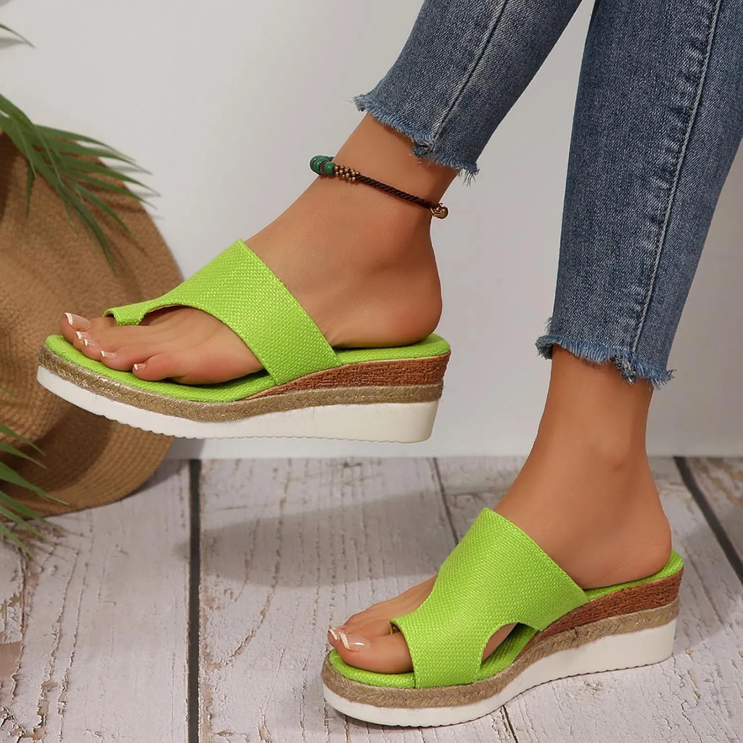 Beach Sandals for Woman Casual Summer Flip Flops Clip Toe Flat Sandal White Platform Hiking Workout Shoes