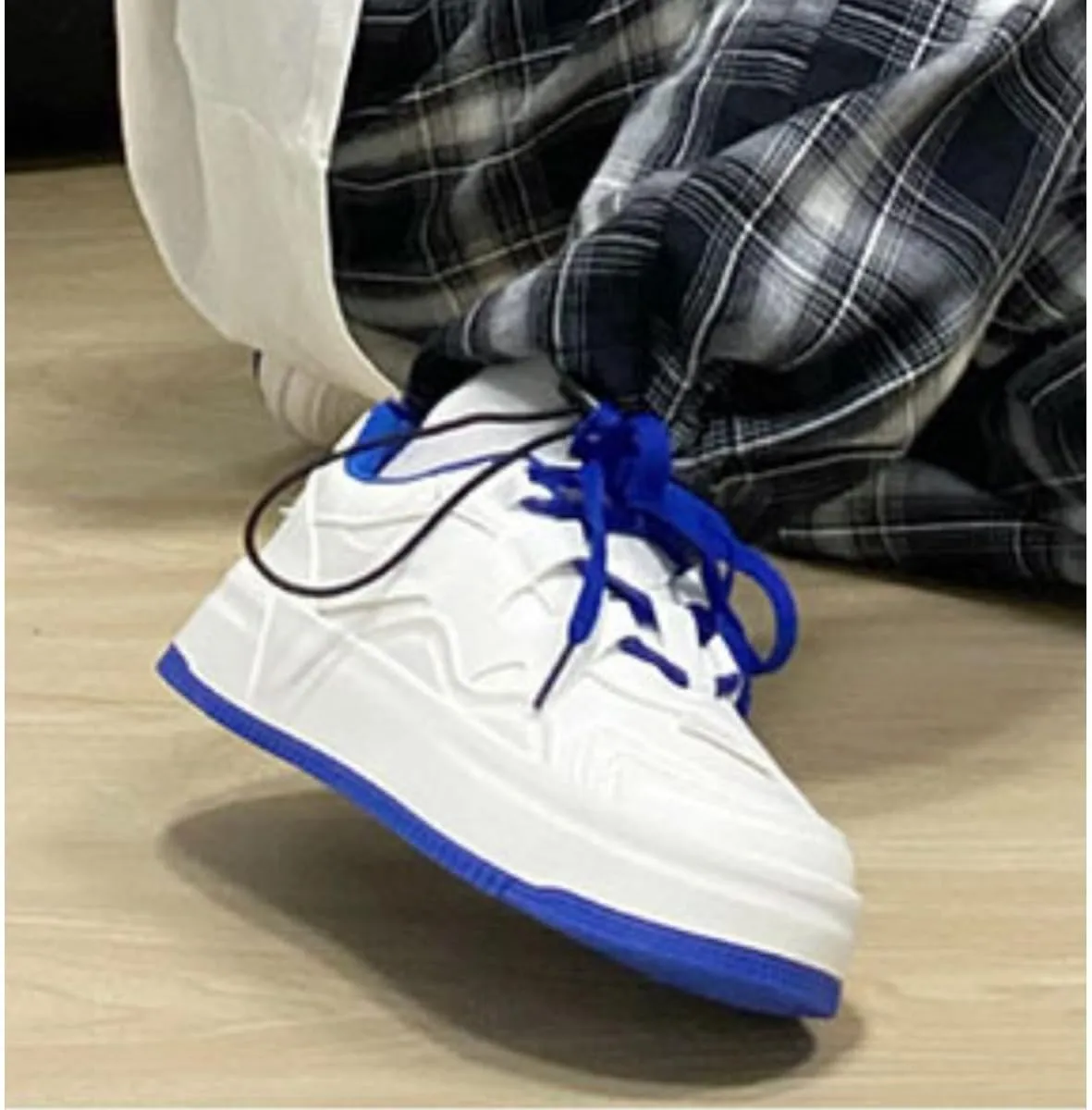 Cute Cloud Kicks Fashion Sneakers for Women and Teen Girls | Trendy White Platform Shoes with Pink/Blue Accent | Korean Style Streetwear
