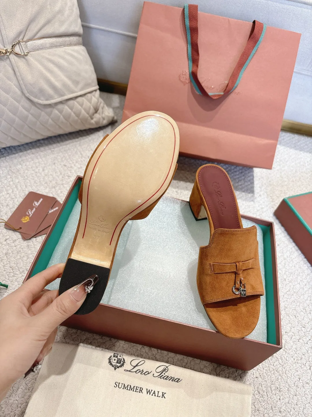 LP 25 Summer Charm Sandal 55 Brown Suede Dard Red Calfskin