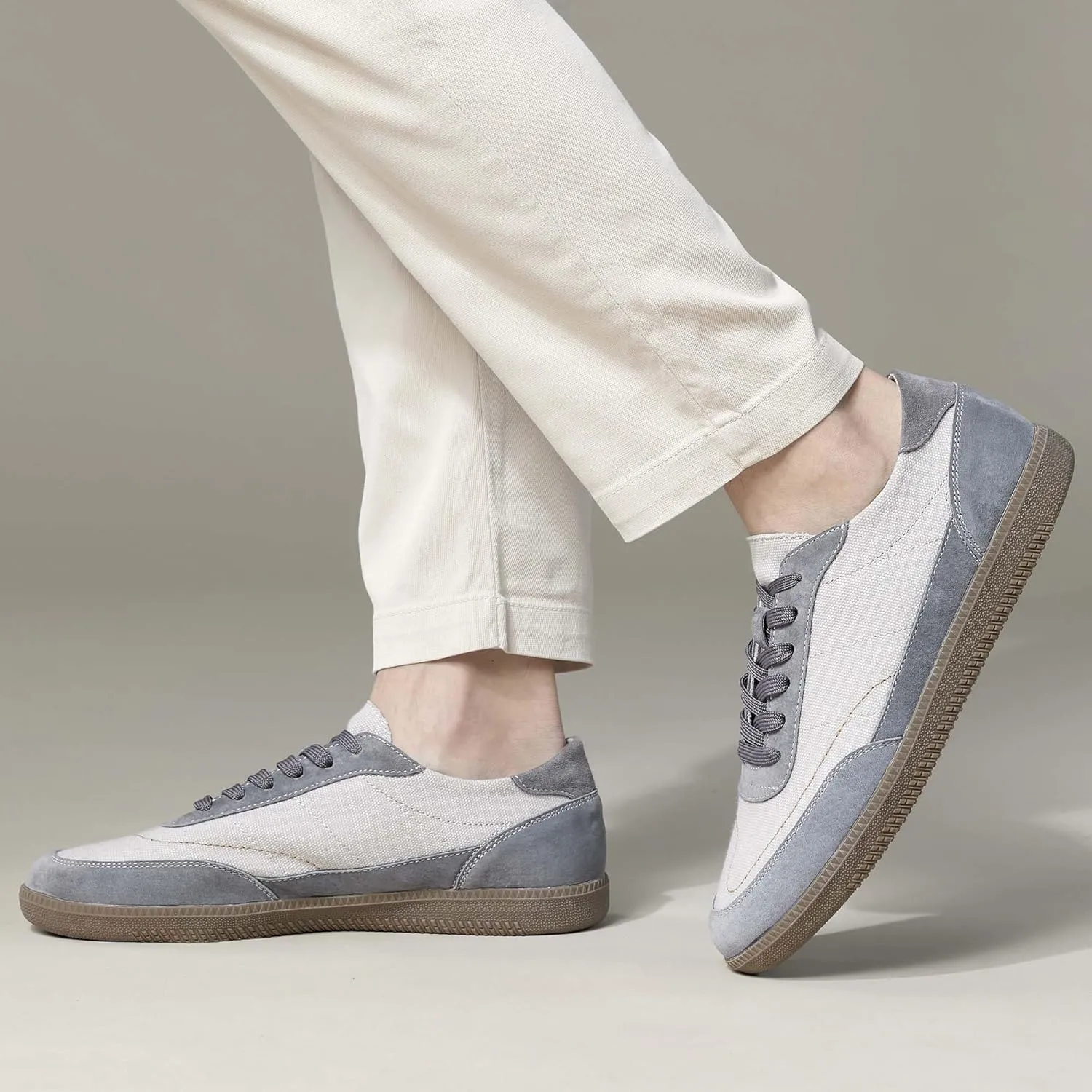Men's Fashion Sneakers Breathable Wide Toe Casual Low Top Walking Shoes Classic Lace Up Non-Slip Tennis Running Shoes Multifunctional Trainers Retro Casual Flat Shoes