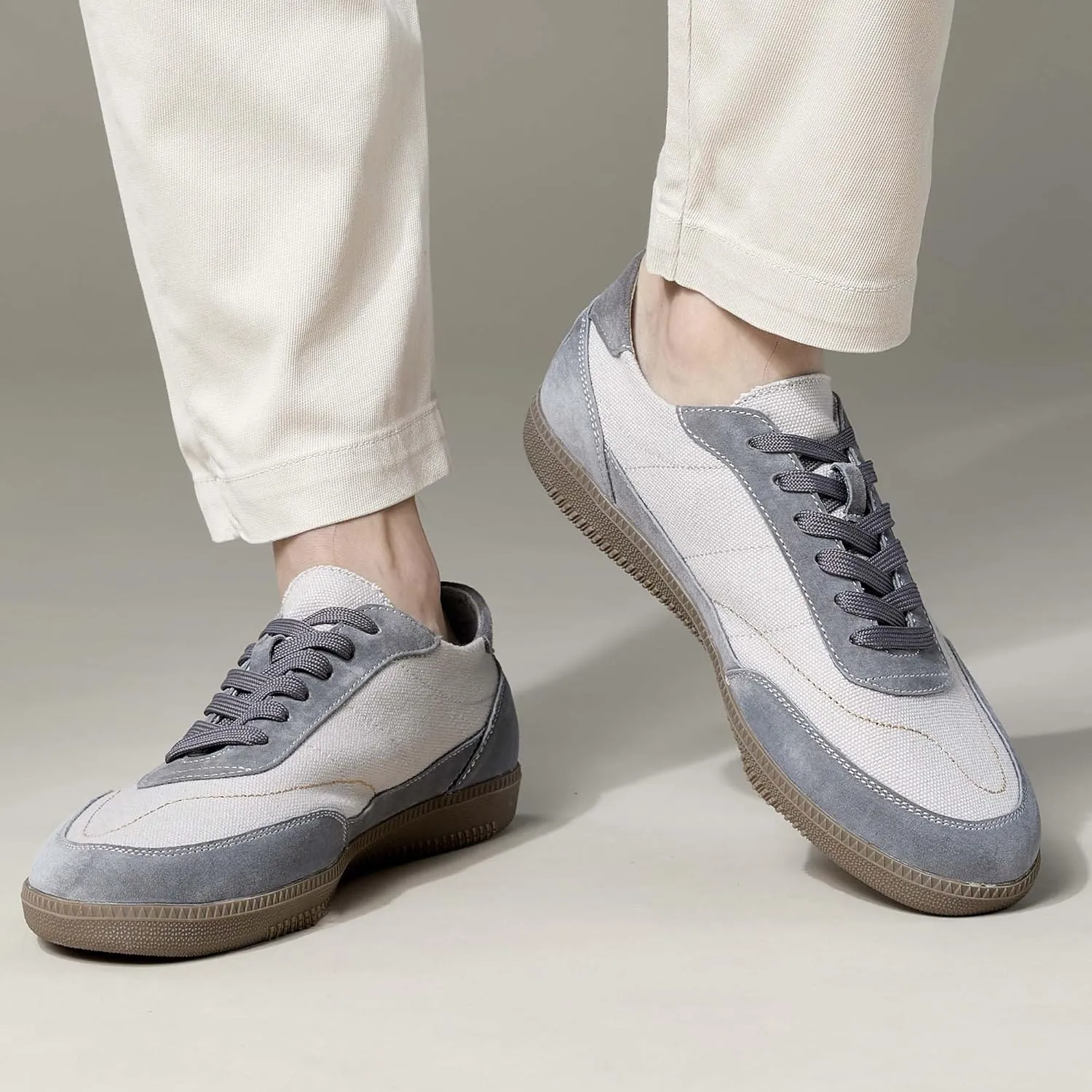 Men's Fashion Sneakers Breathable Wide Toe Casual Low Top Walking Shoes Classic Lace Up Non-Slip Tennis Running Shoes Multifunctional Trainers Retro Casual Flat Shoes