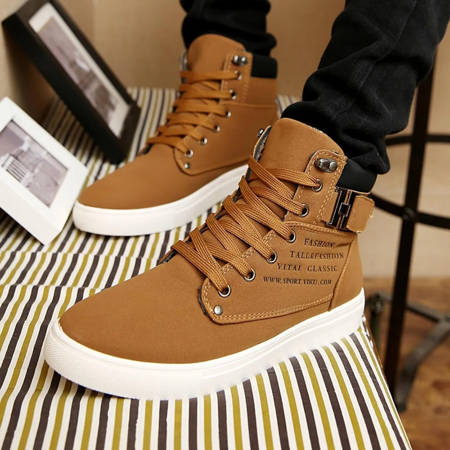 Men's High Top Sneakers Trendy Casual Canvas Sneakers for Men Lace Up Lightweight Walking Shoes British Style Skate Shoes
