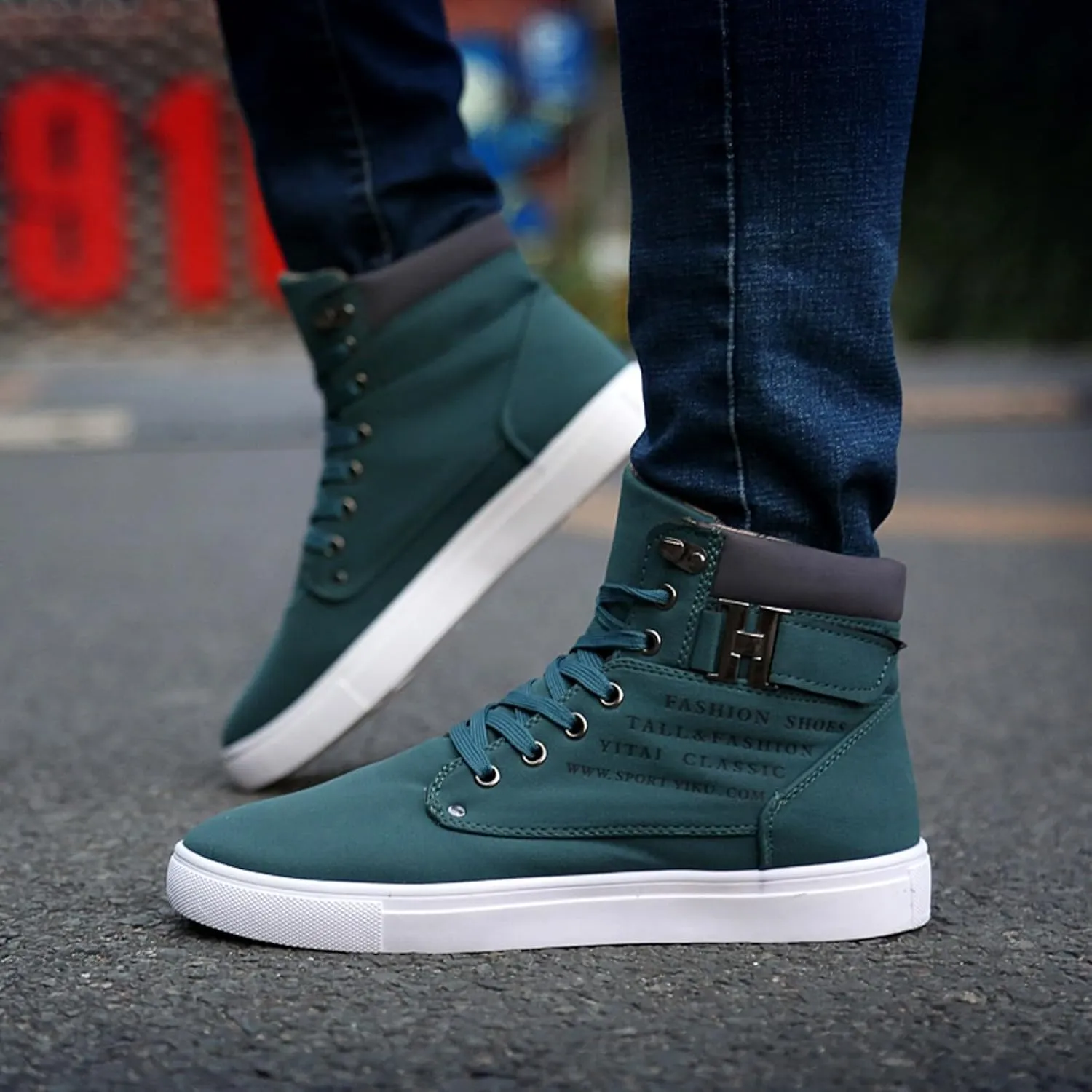 Men's High Top Sneakers Trendy Casual Canvas Sneakers for Men Lace Up Lightweight Walking Shoes British Style Skate Shoes
