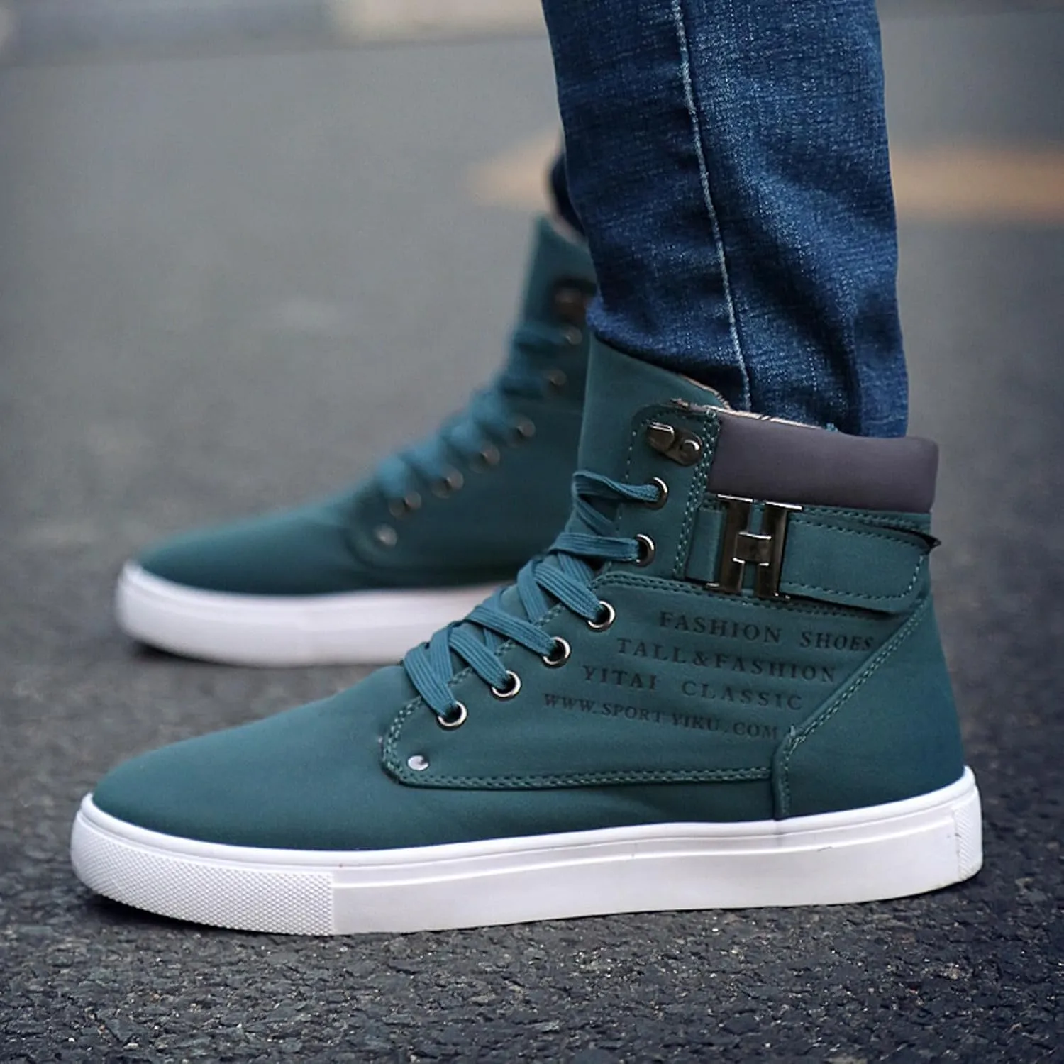 Men's High Top Sneakers Trendy Casual Canvas Sneakers for Men Lace Up Lightweight Walking Shoes British Style Skate Shoes