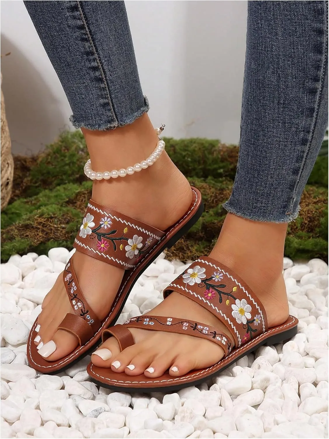 OYOANGLE Women's Boho Floral Embroidered Flat Sandals Toe Ring Leather Flip Flops Vacation Beach Thong Sandals