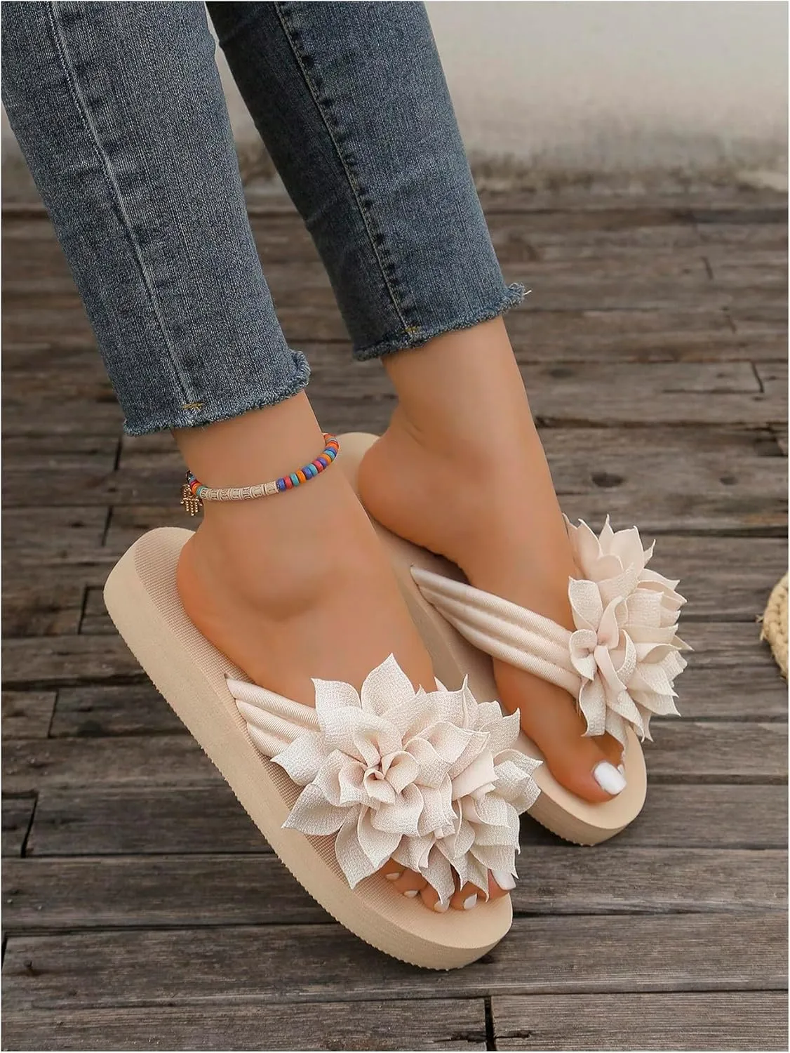 OYOANGLE Women's Flower Appliques Flip Flops Boho Open Toe Slip On Flat Sandals Beach Vacation Slippers