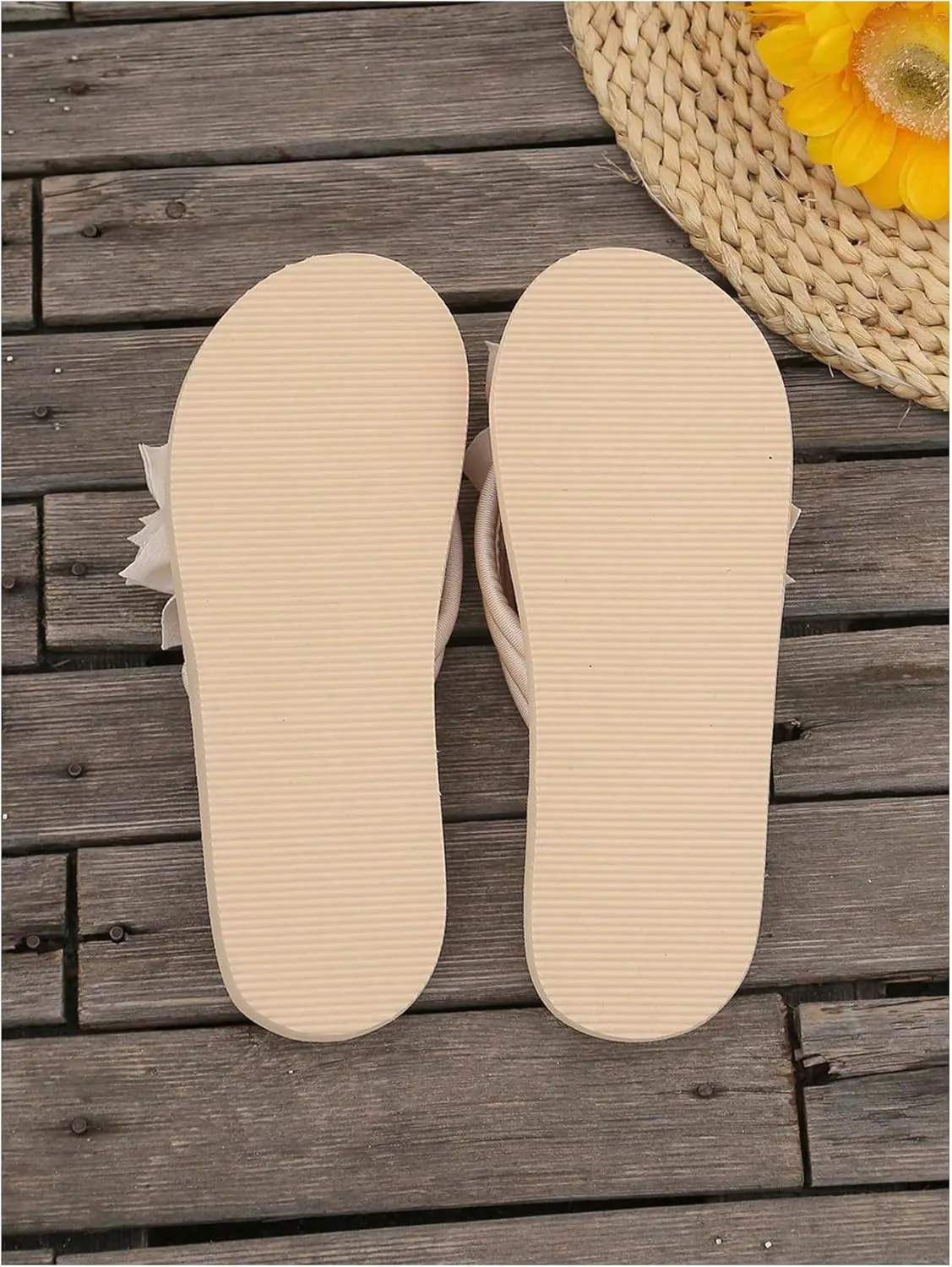 OYOANGLE Women's Flower Appliques Flip Flops Boho Open Toe Slip On Flat Sandals Beach Vacation Slippers