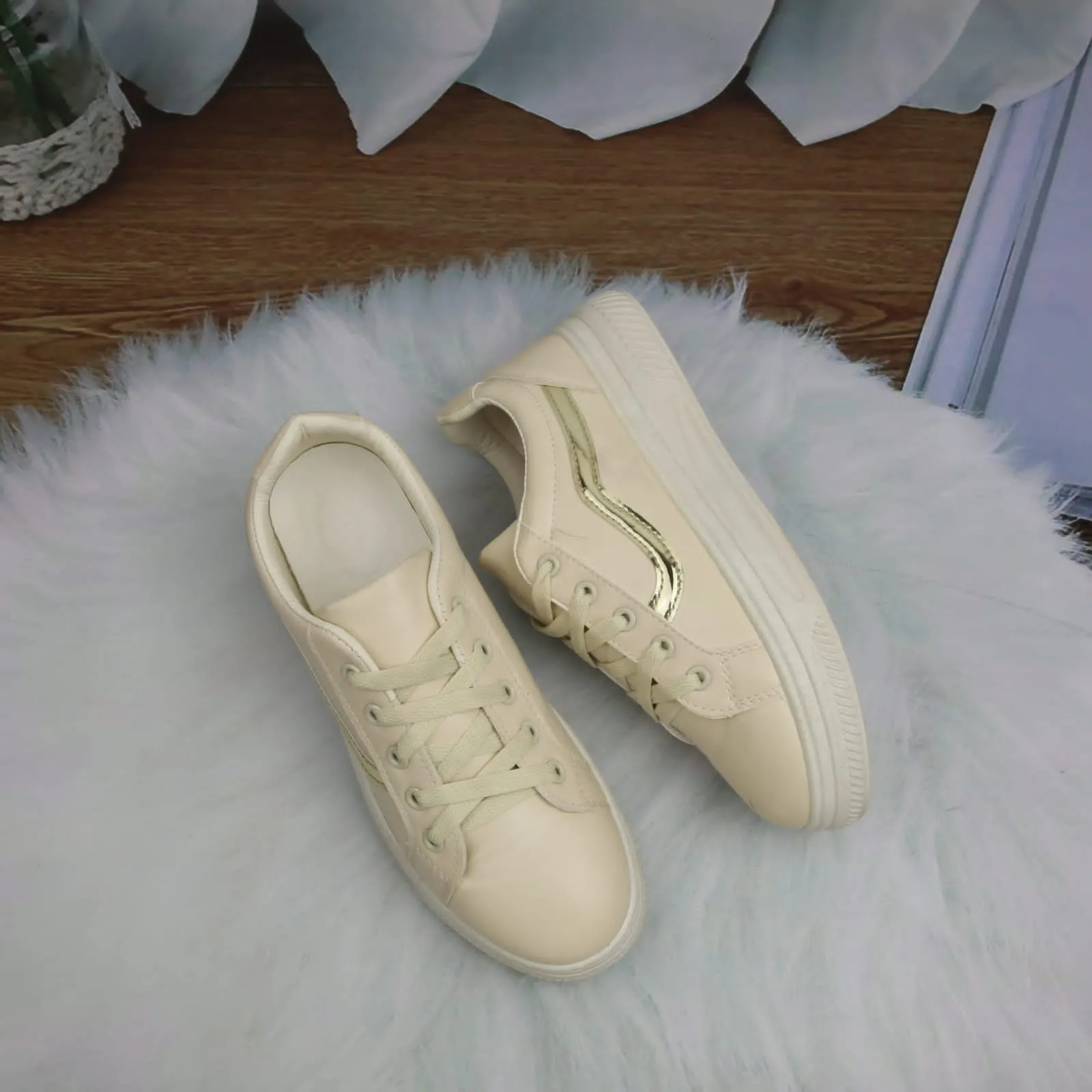 Queen sneakers