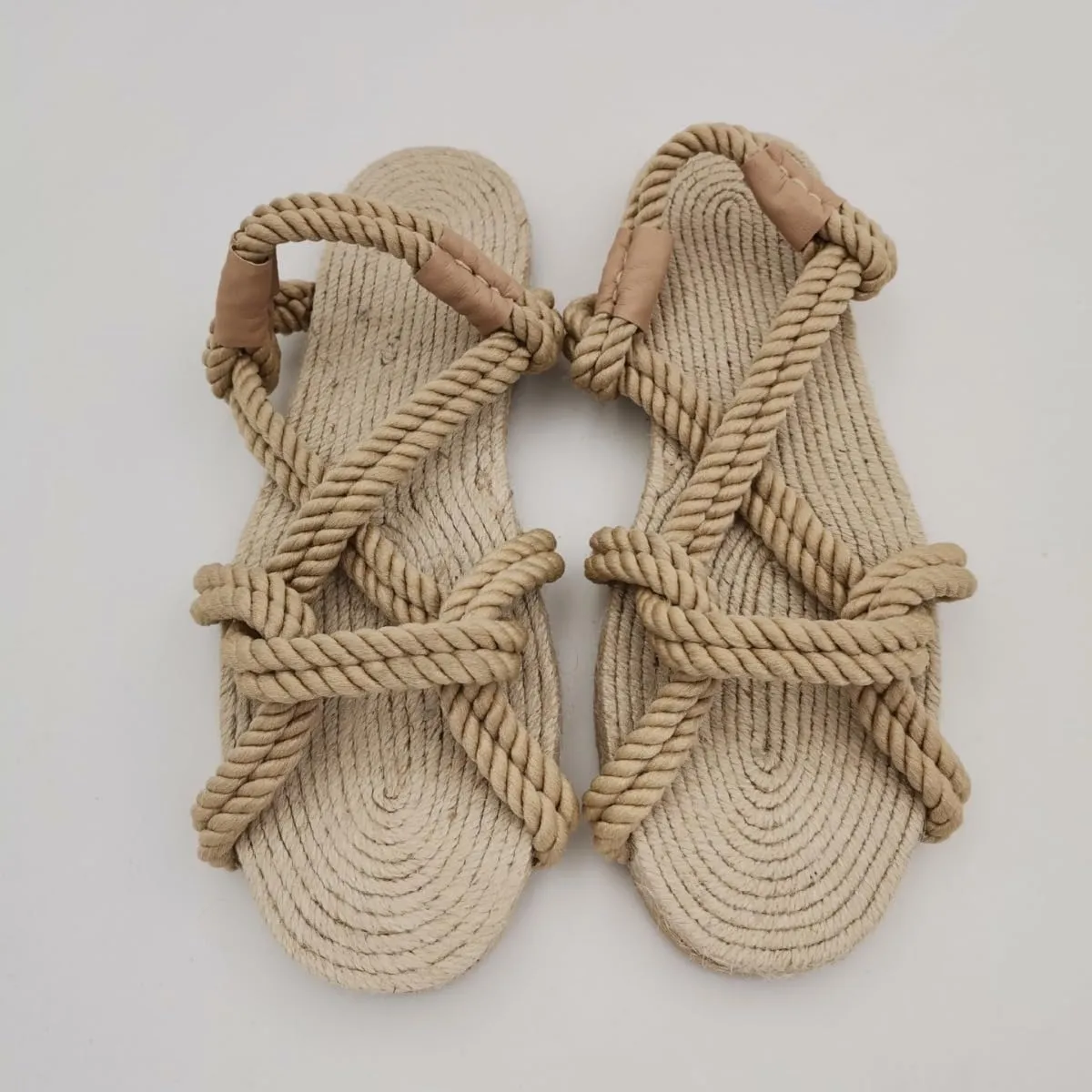 Rope Sandals for Women Braided Straw Sandals Crisscross Strappy Open Toe Summer Slide Beach Sandals Women Boho Flats
