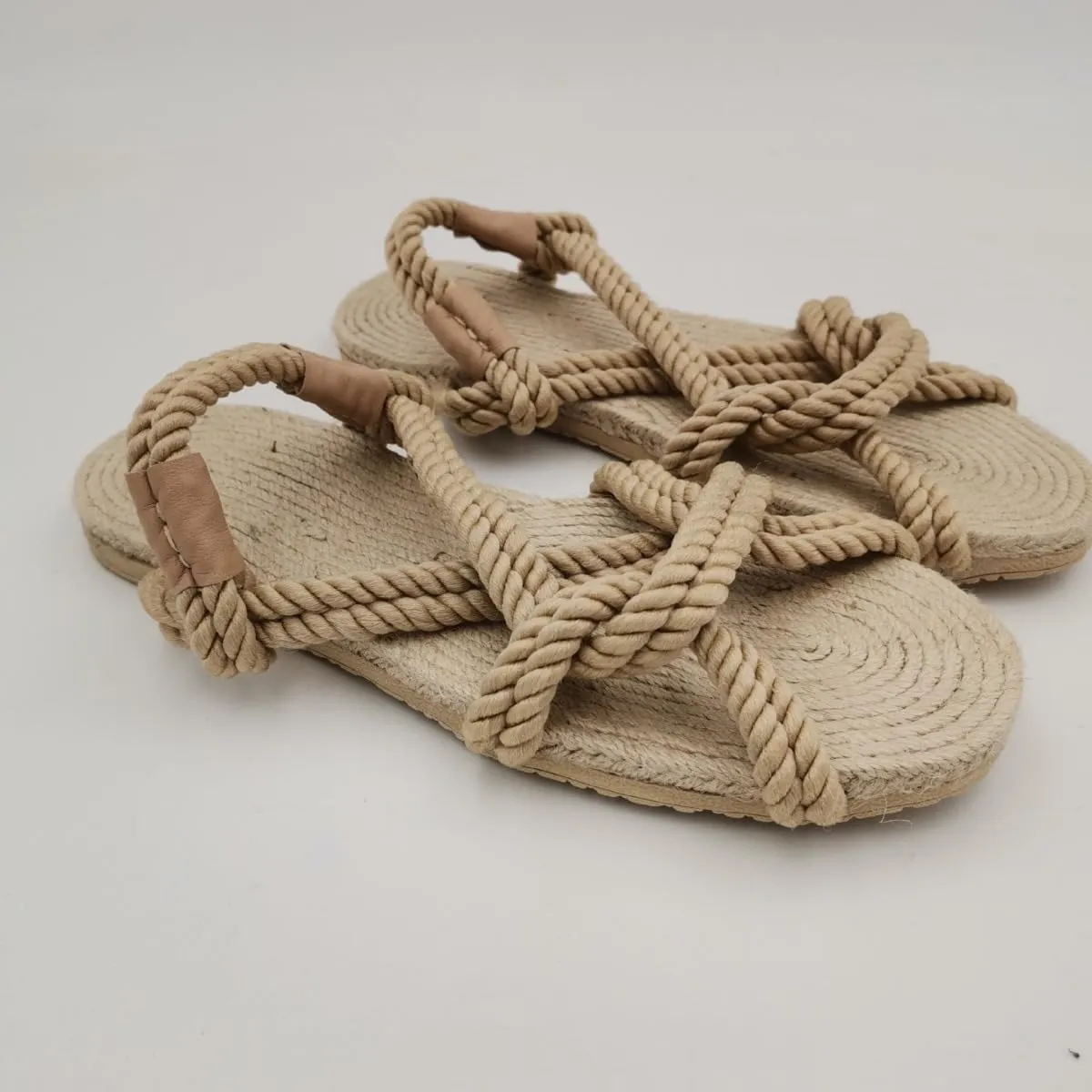 Rope Sandals for Women Braided Straw Sandals Crisscross Strappy Open Toe Summer Slide Beach Sandals Women Boho Flats