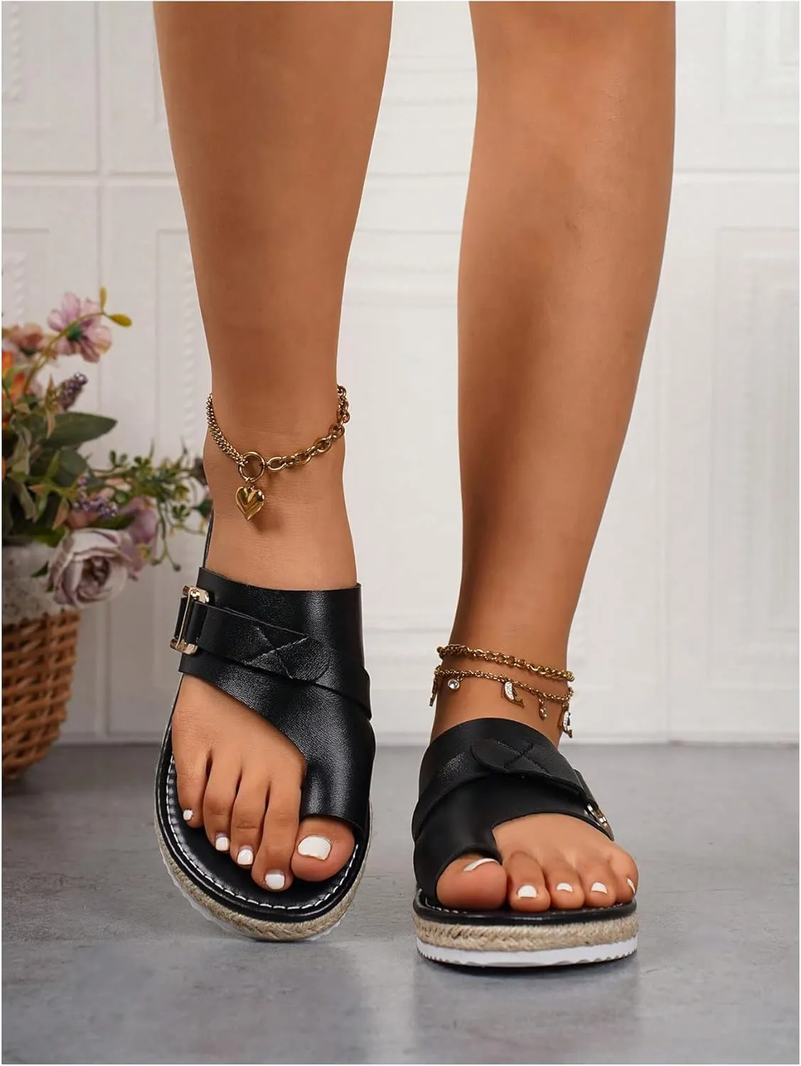 Verdusa Women's Ring Toe Buckle Flat Leather Sandals Summer Vacation Slip on Slippers