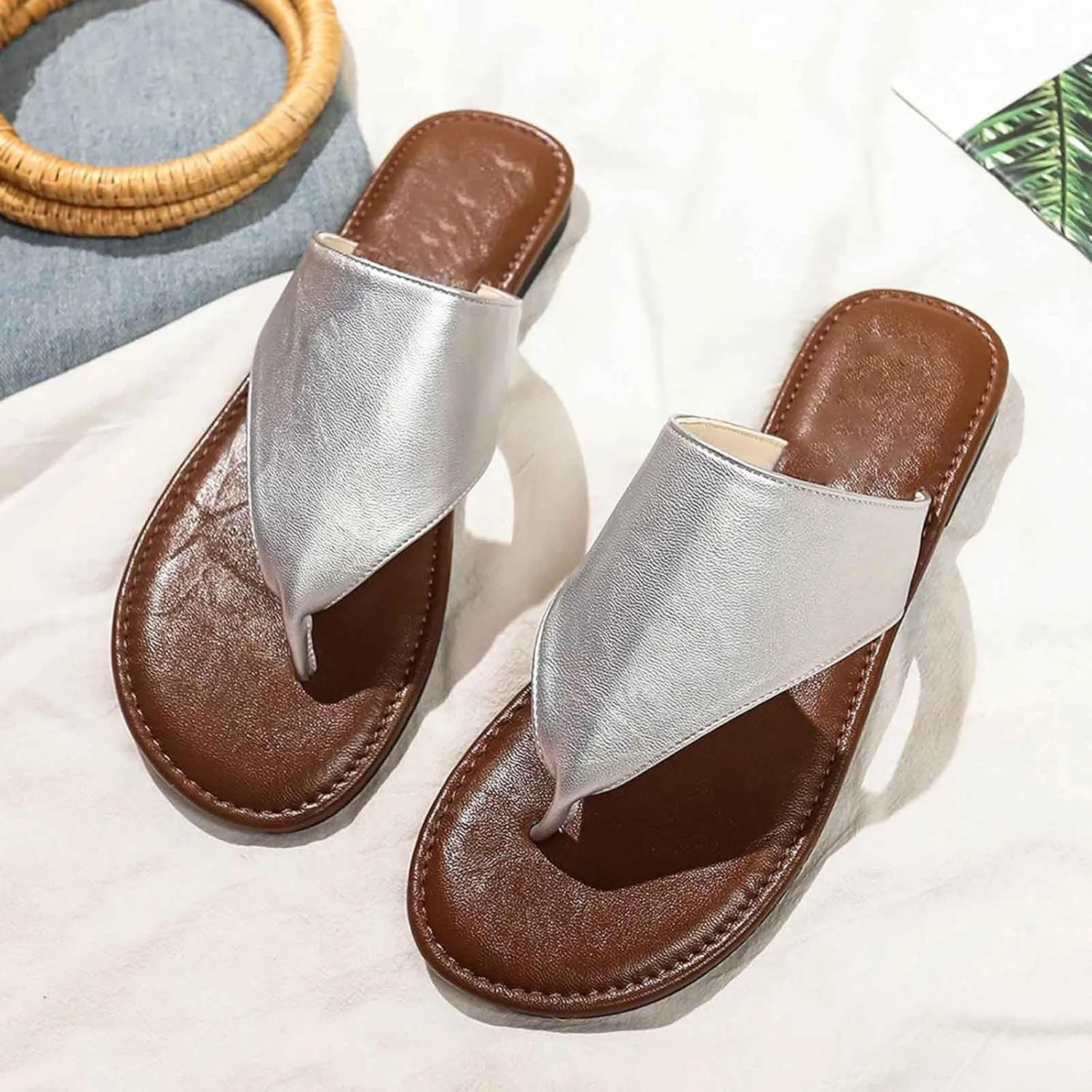 Women Summer Flat Slides T Strap Leather Thong Sandals Slip on Comfortable Summer Beach Vacation Footwear Slipper