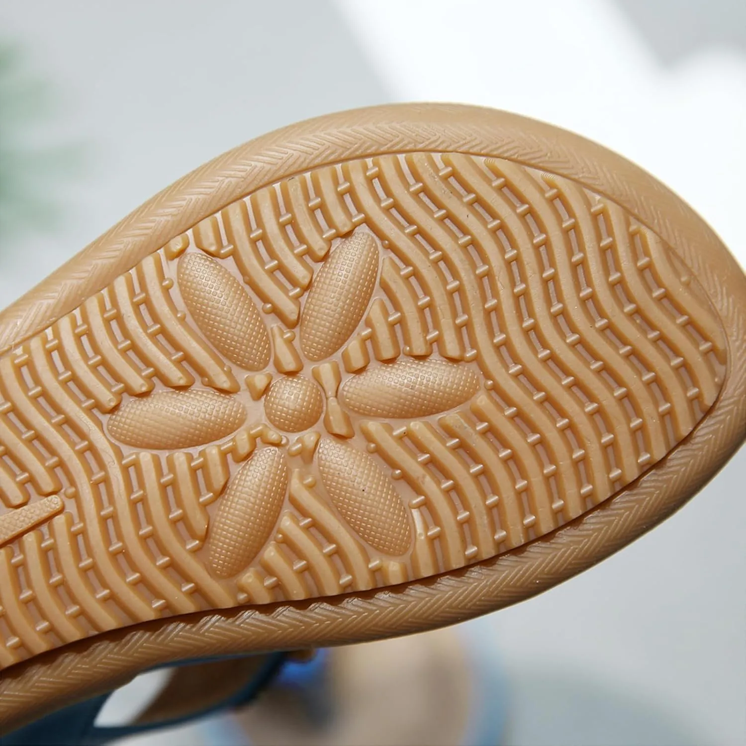 Womens Bohemian Flat Sandals With Shell Diamond Embellishments Soft Sole For Vacation And The Seaside