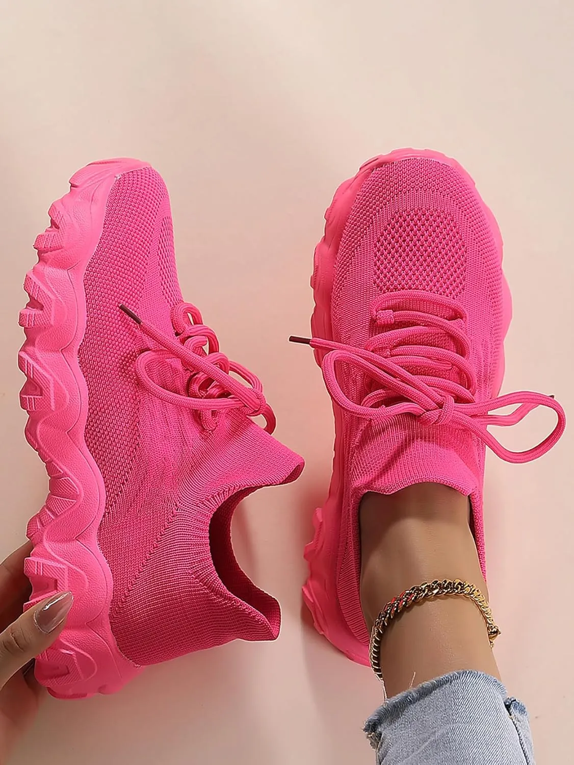Women's Mesh Lace Lightweight Low-Cut Sneakers, Casual Tennis Shoes, Non-Slip, Fashionable Knitted Socks Shoes are Comfortable and Breathable