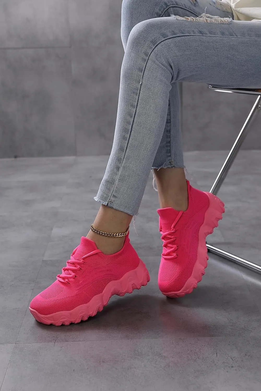 Women's Mesh Lace Lightweight Low-Cut Sneakers, Casual Tennis Shoes, Non-Slip, Fashionable Knitted Socks Shoes are Comfortable and Breathable