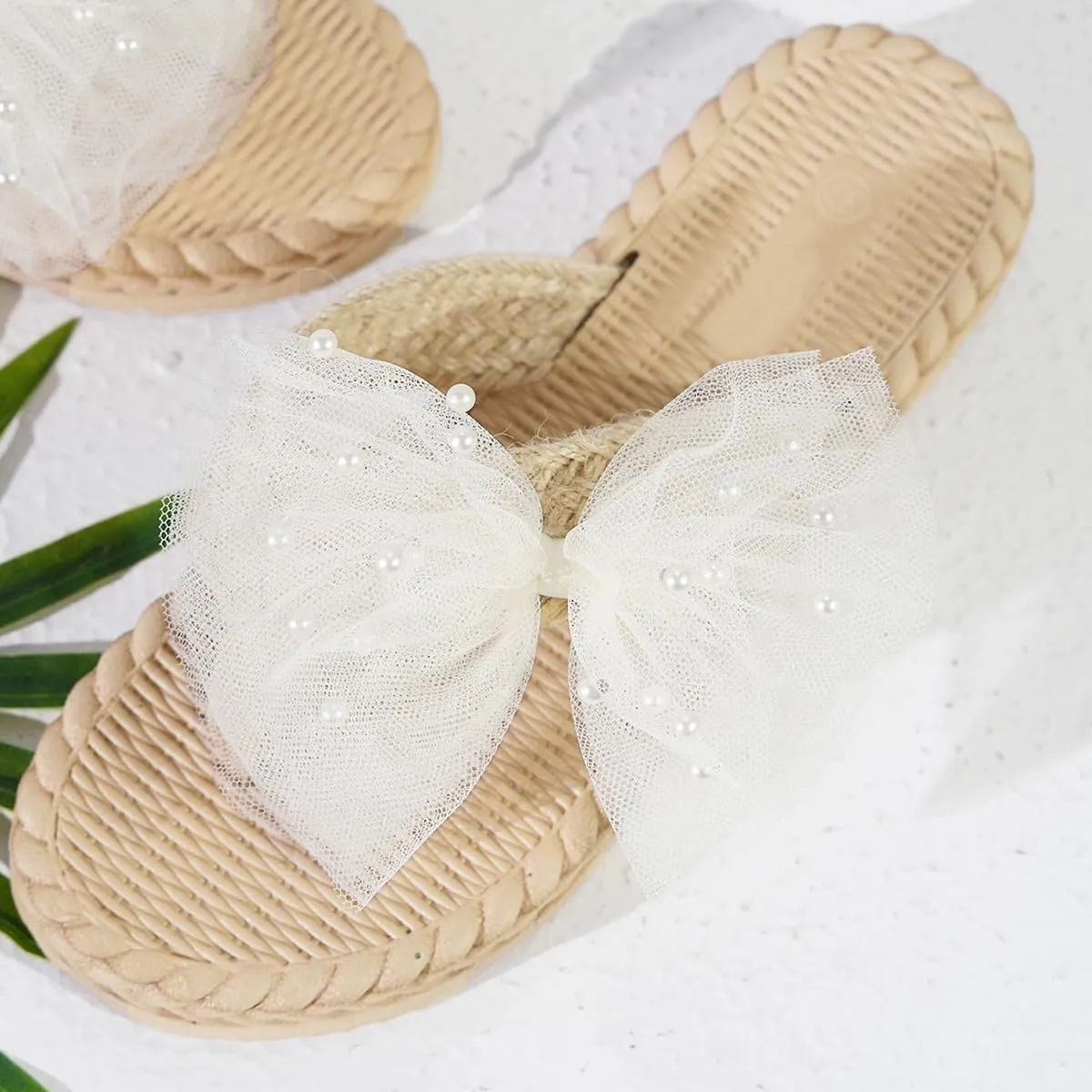 Women's Summer Woven Slide Sandals with Sweet White Mesh Bowknot Soft Slip On Clip Toe Dressy Thongs Shoes Casual Flat Sandals for Summer Vacation Daily Wear
